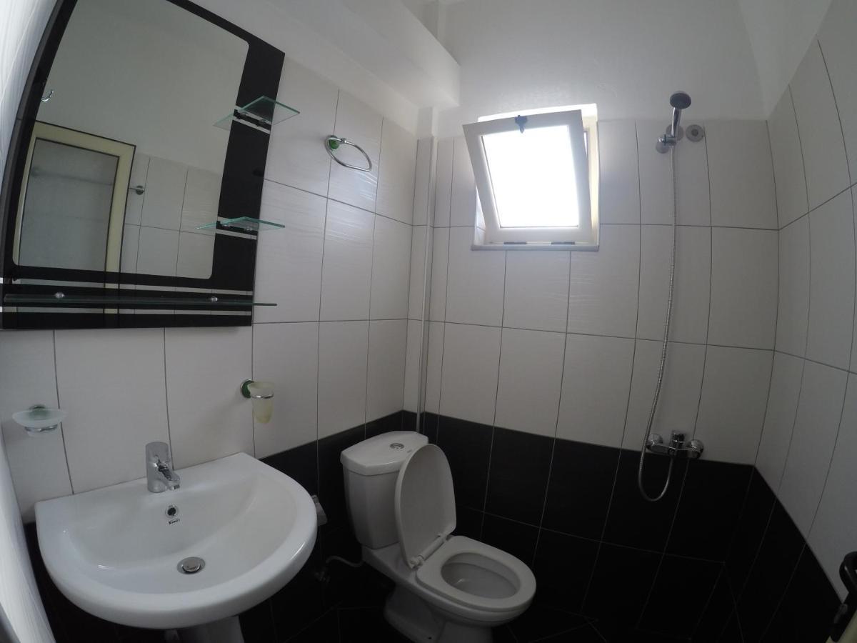 Hotel Arsenal Ксамил Екстериор снимка