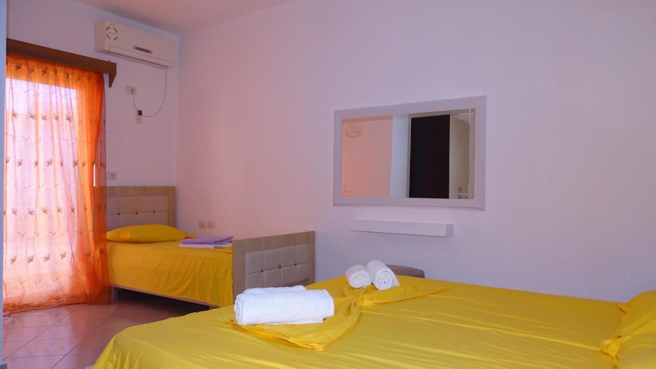 Hotel Arsenal Ксамил Екстериор снимка