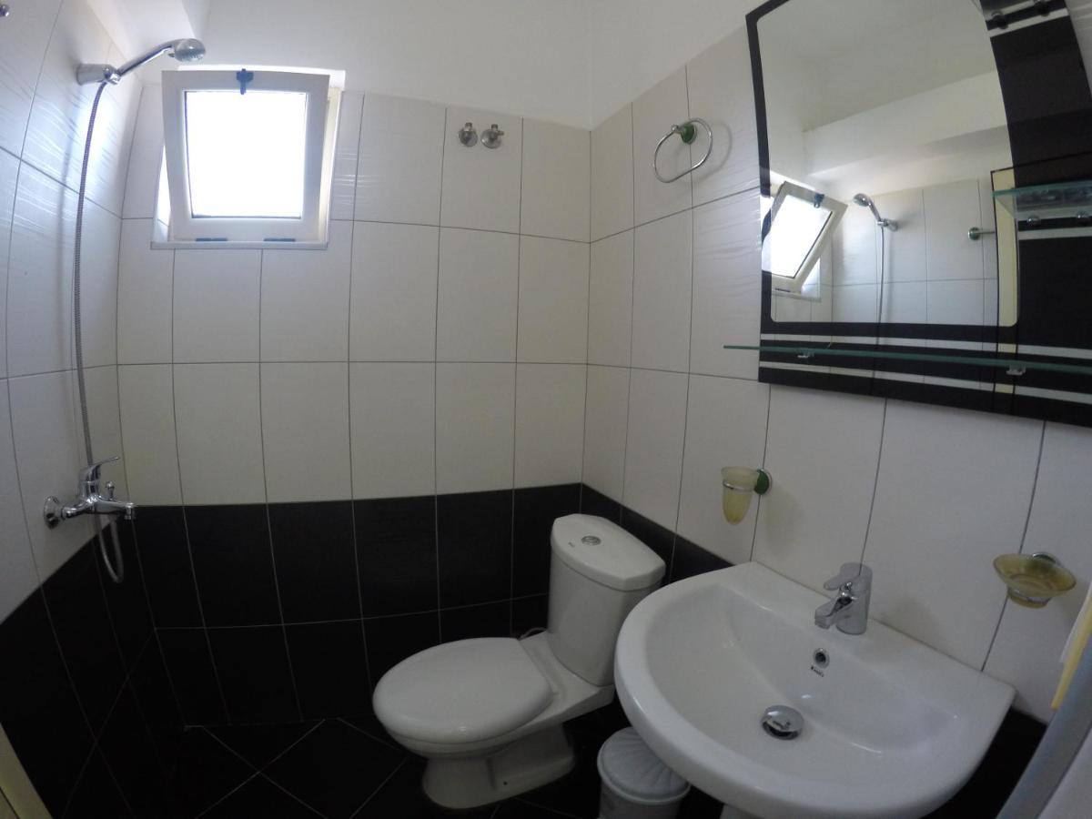 Hotel Arsenal Ксамил Екстериор снимка